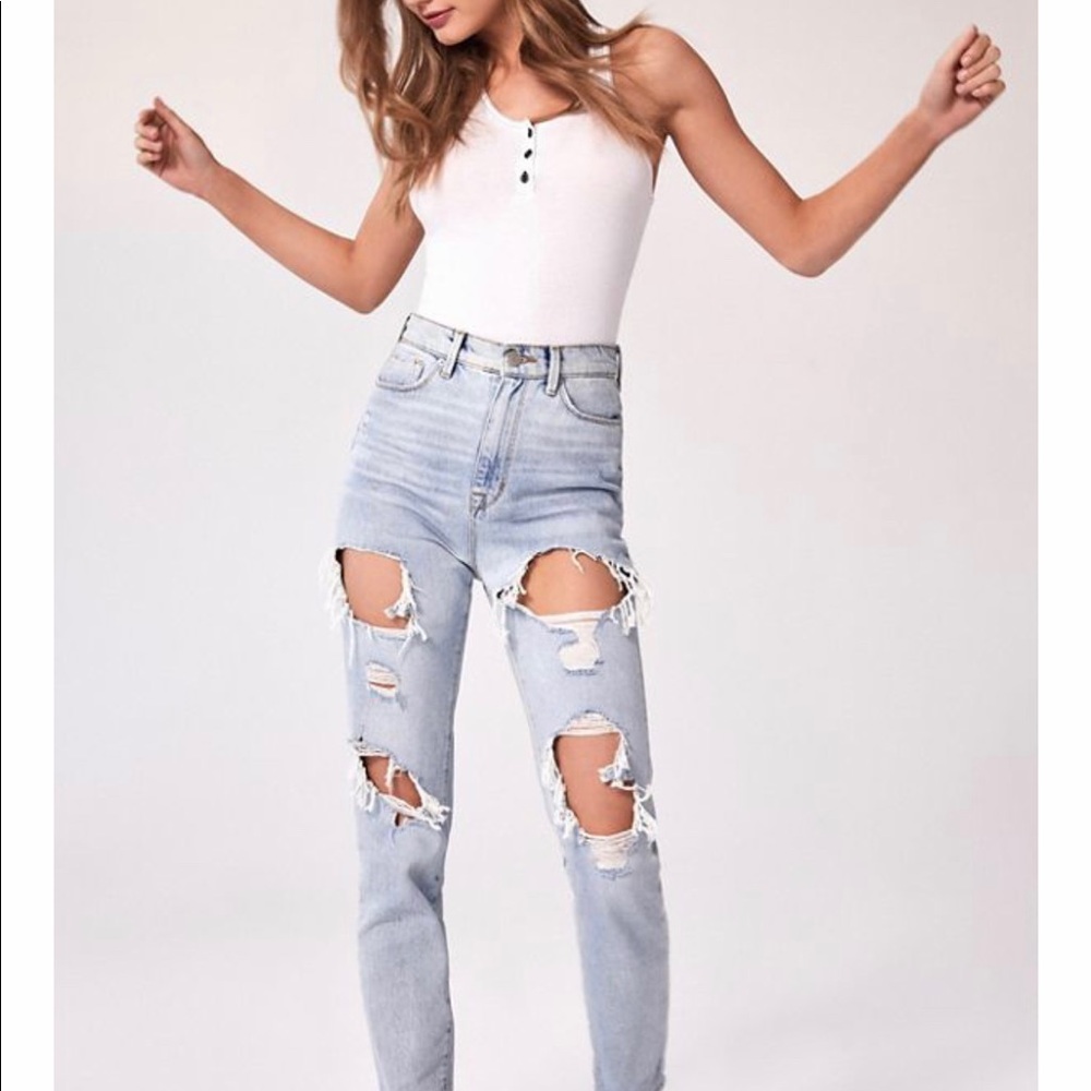 Ripped mom jeans & Calvin Klein bralette outfit!!